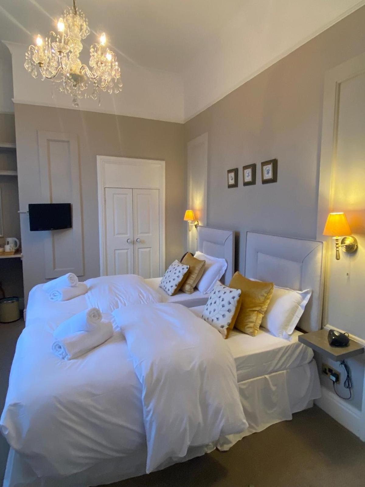 קונגלטון Alexandra Court Hotel מראה חיצוני תמונה