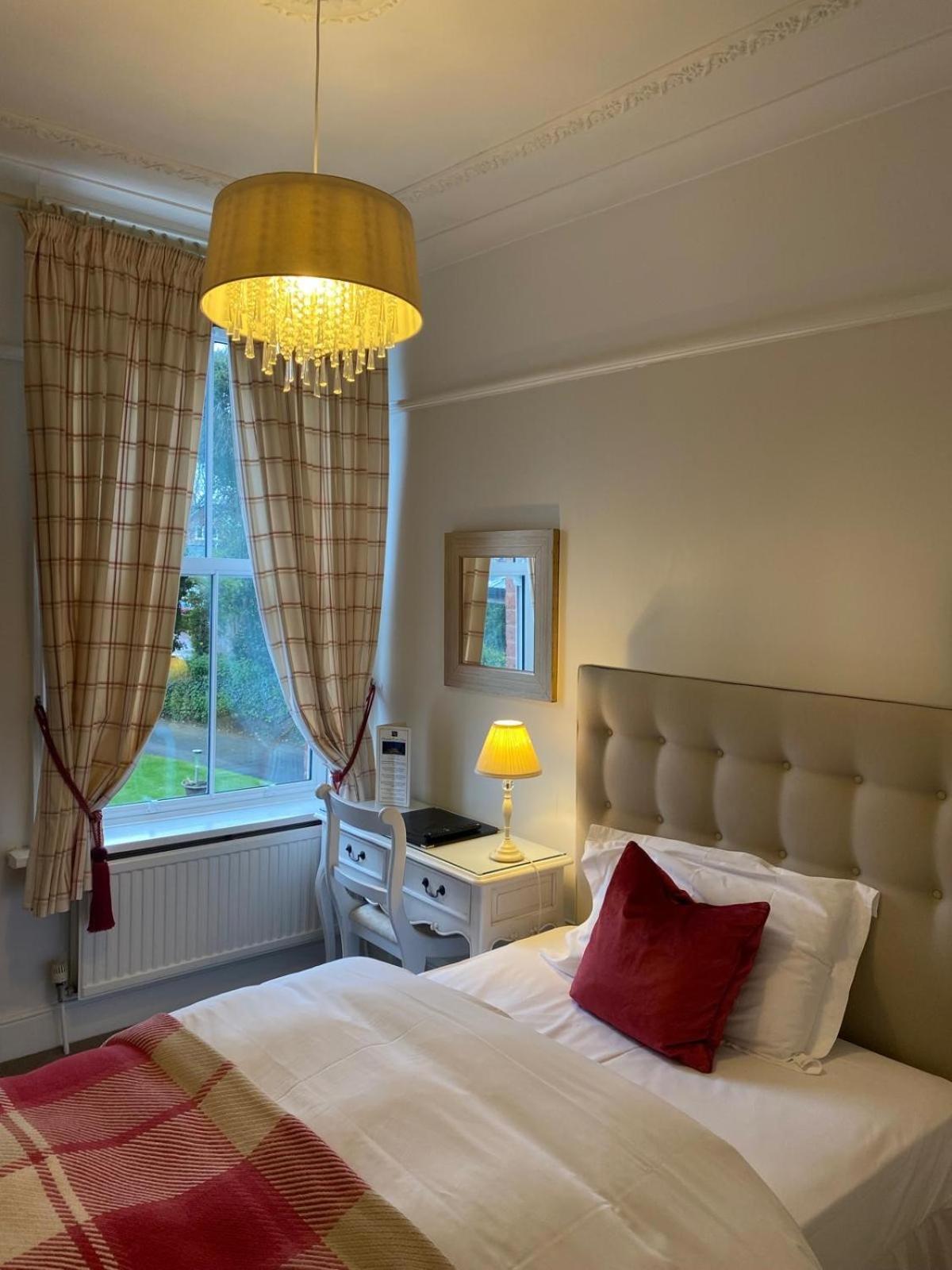 קונגלטון Alexandra Court Hotel מראה חיצוני תמונה