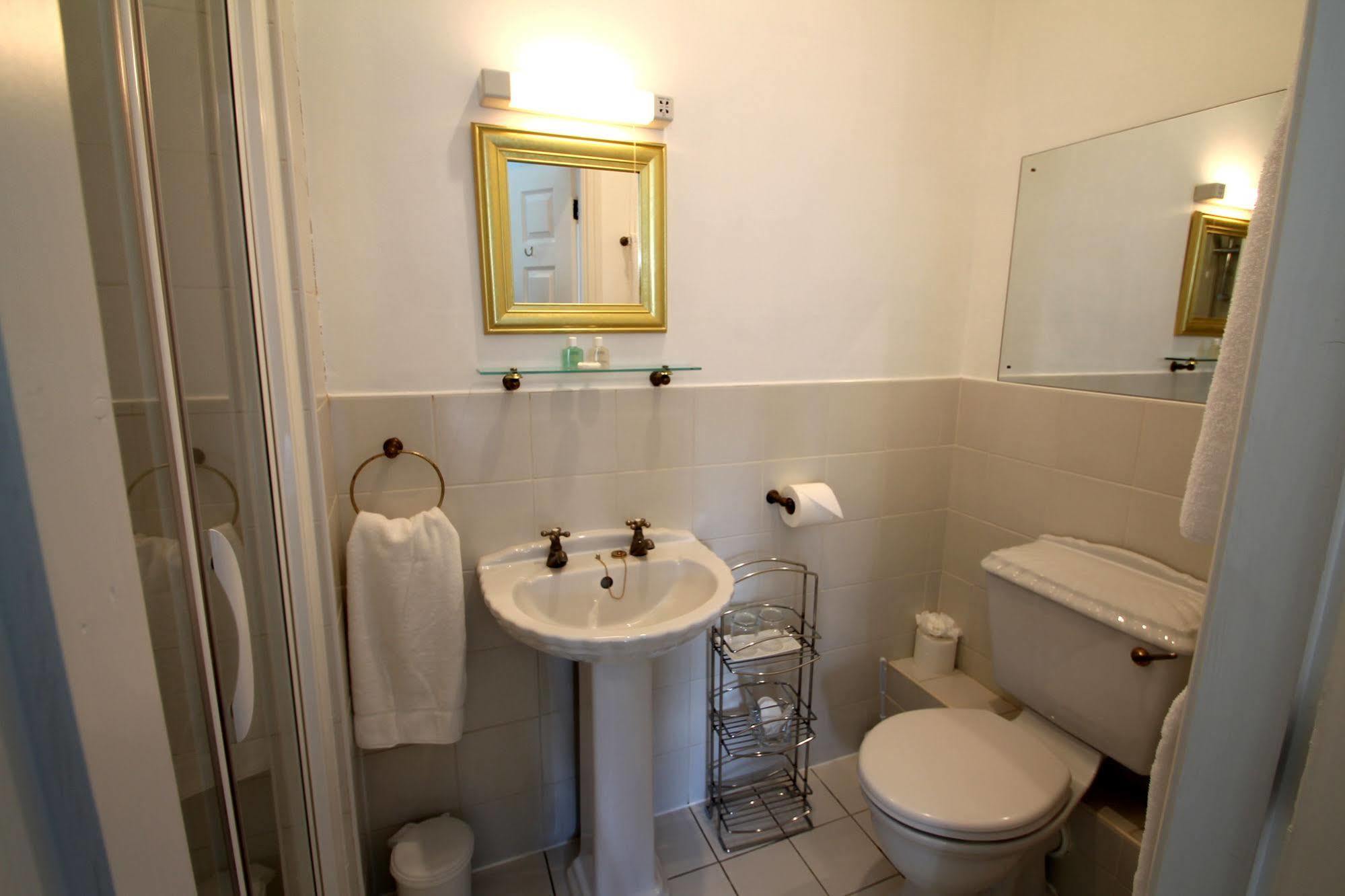 קונגלטון Alexandra Court Hotel מראה חיצוני תמונה