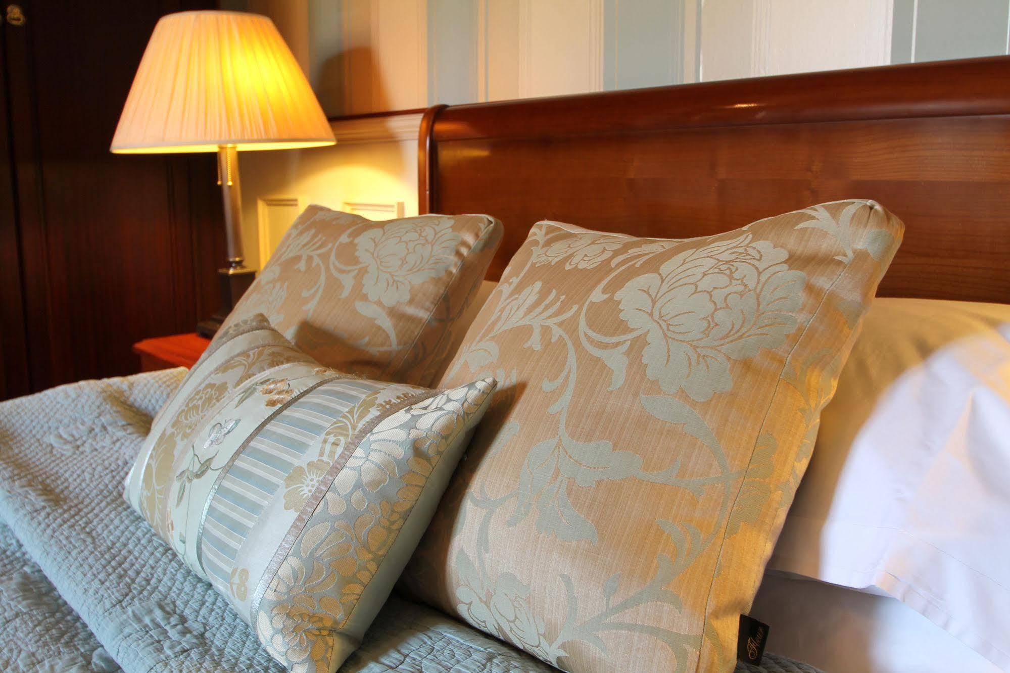 קונגלטון Alexandra Court Hotel מראה חיצוני תמונה