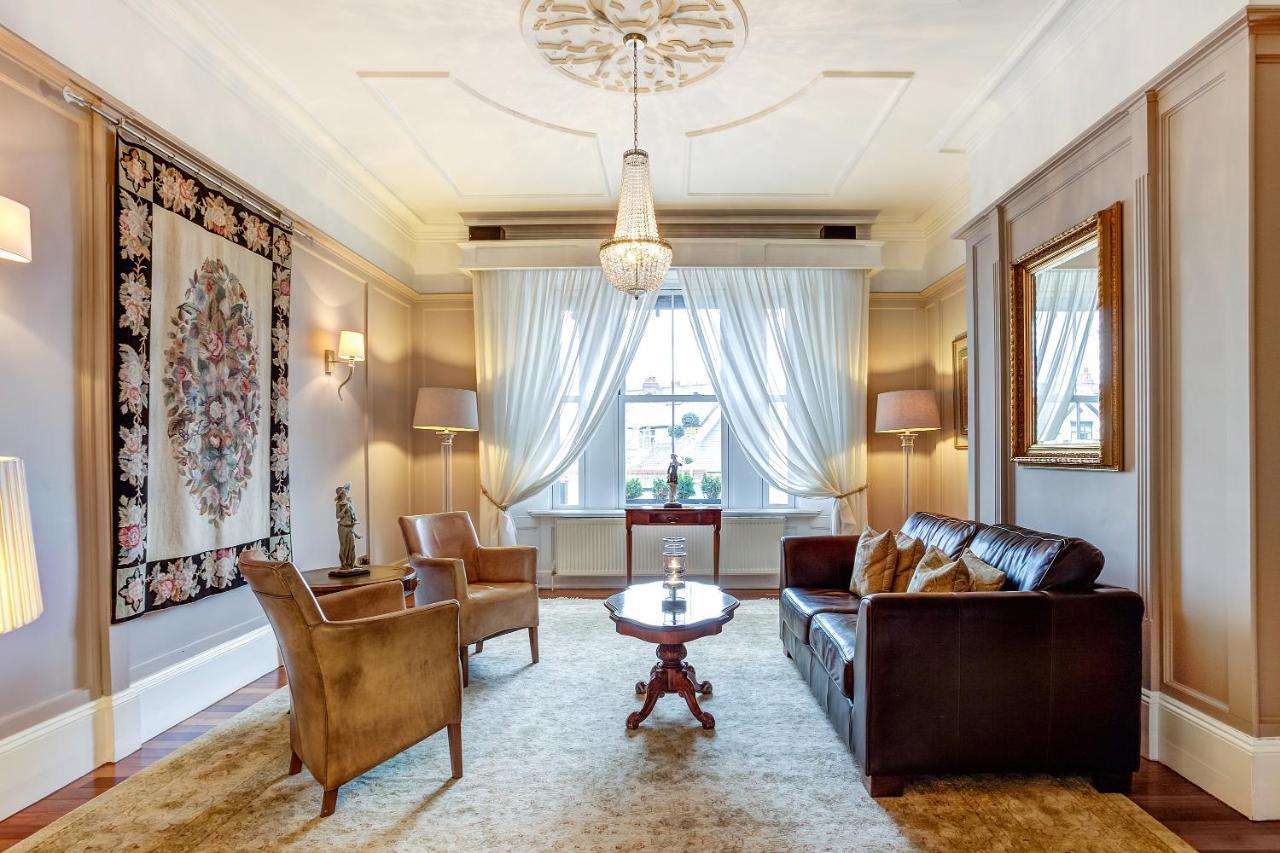 קונגלטון Alexandra Court Hotel מראה חיצוני תמונה
